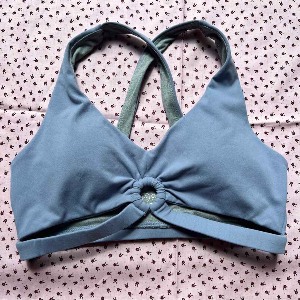 Queenieke Ring Front Cutout Sports Bra